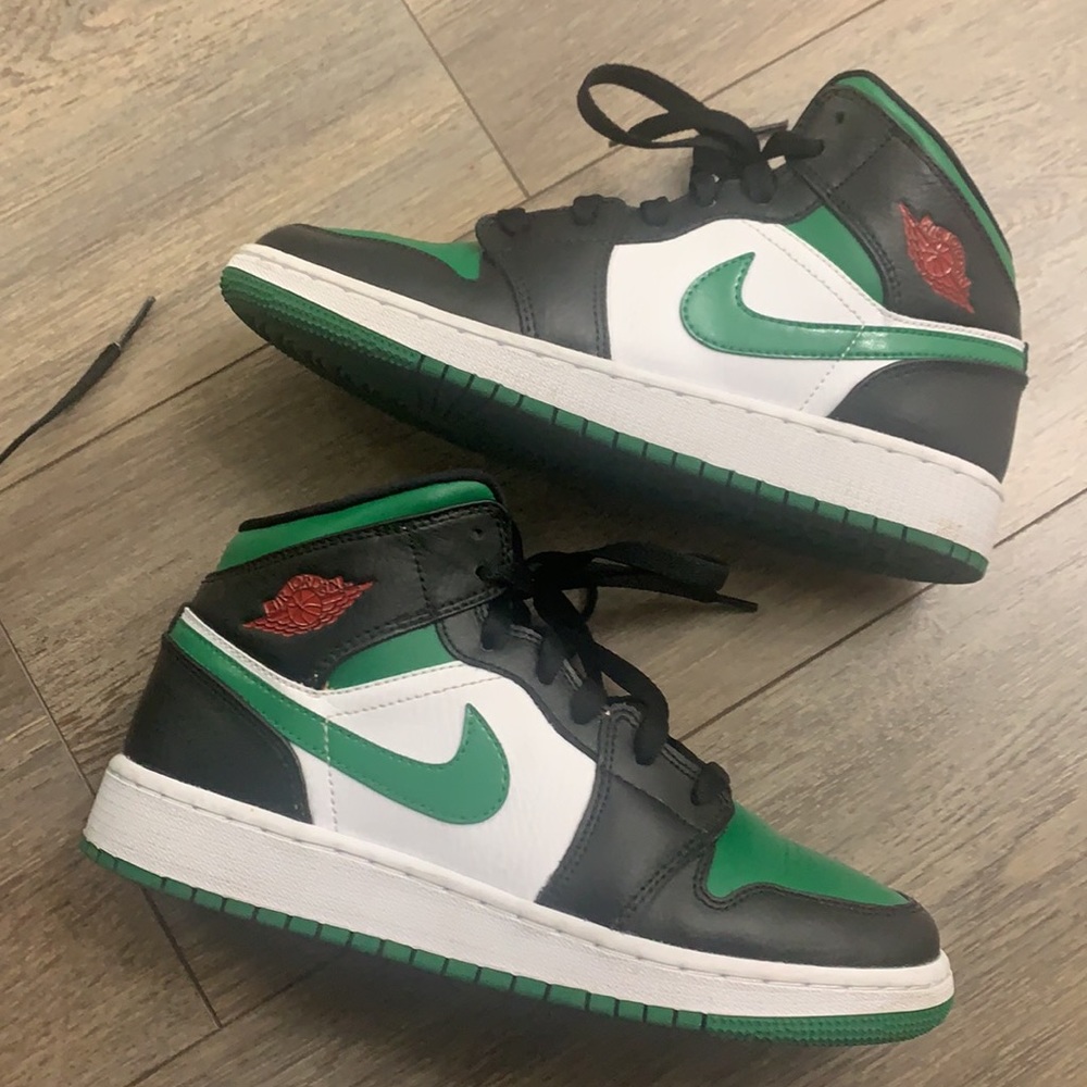 Jordan 1 green and black